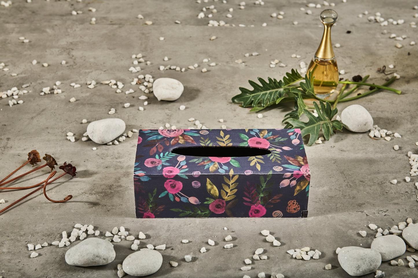 A Tiny Mistake Blue Floral Pattern Rectangle Tissue Box, 26 x 13 x 8 cm