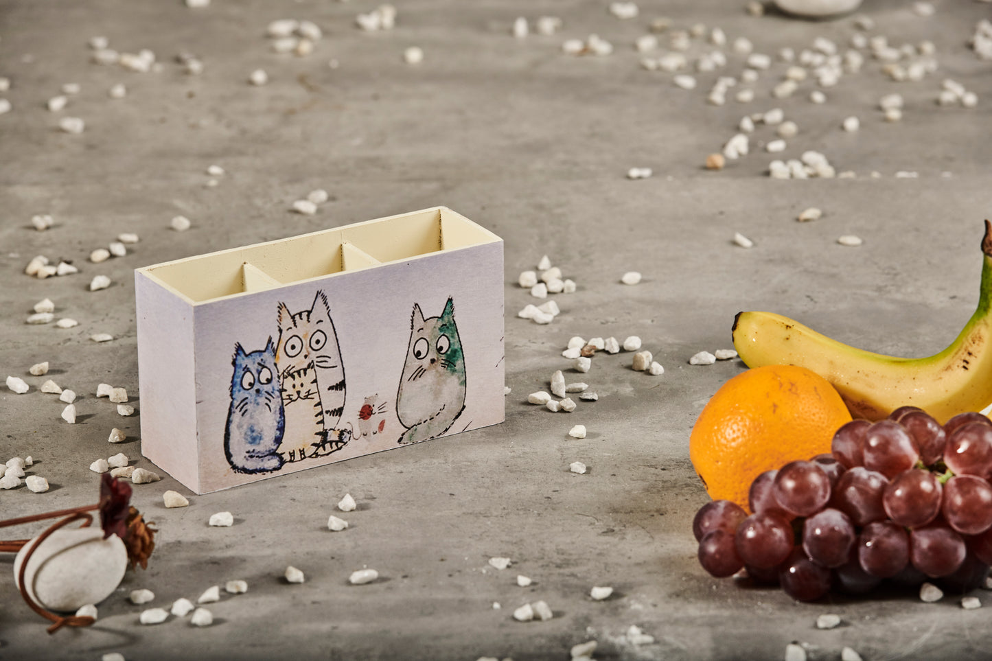 A Tiny Mistake Happy Cats Wooden Cutlery Holder, 18 x 10 x 6.5 cm