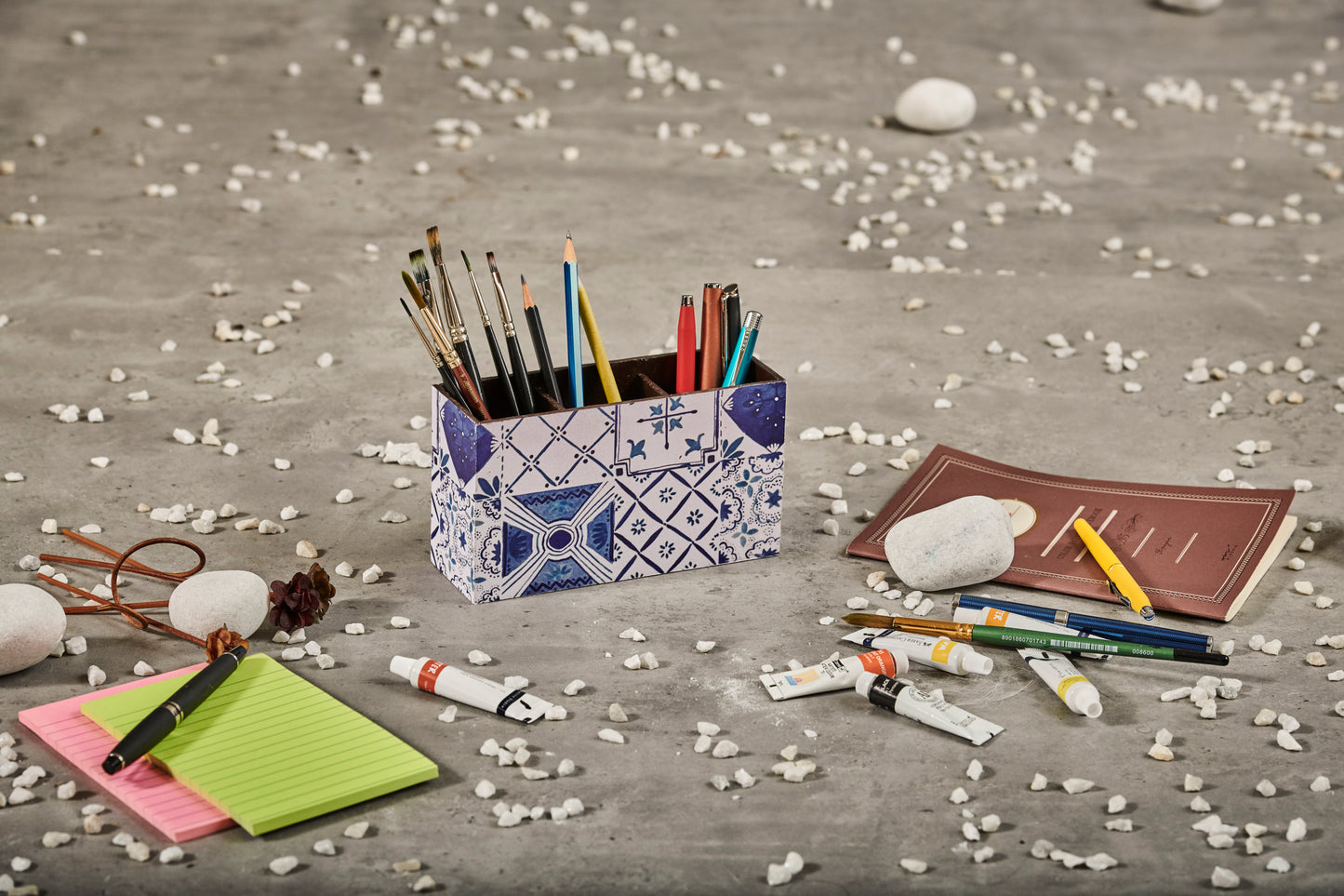 A Tiny Mistake Turkish Blue Tiles Wooden Cutlery Holder, 18 x 10 x 6.5 cm