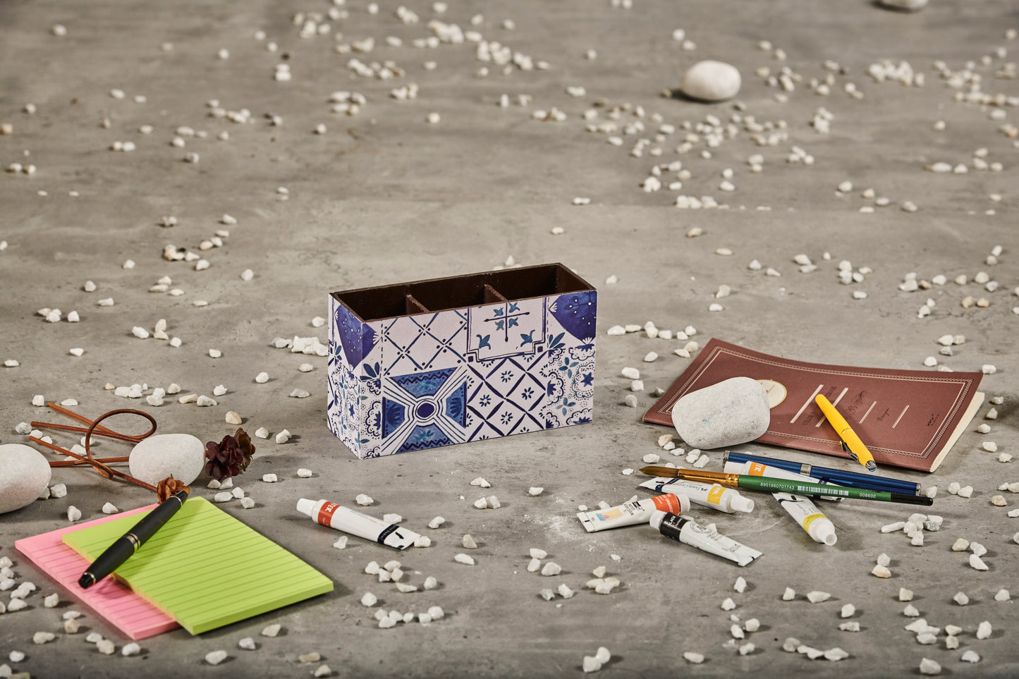 A Tiny Mistake Turkish Blue Tiles Wooden Cutlery Holder, 18 x 10 x 6.5 cm
