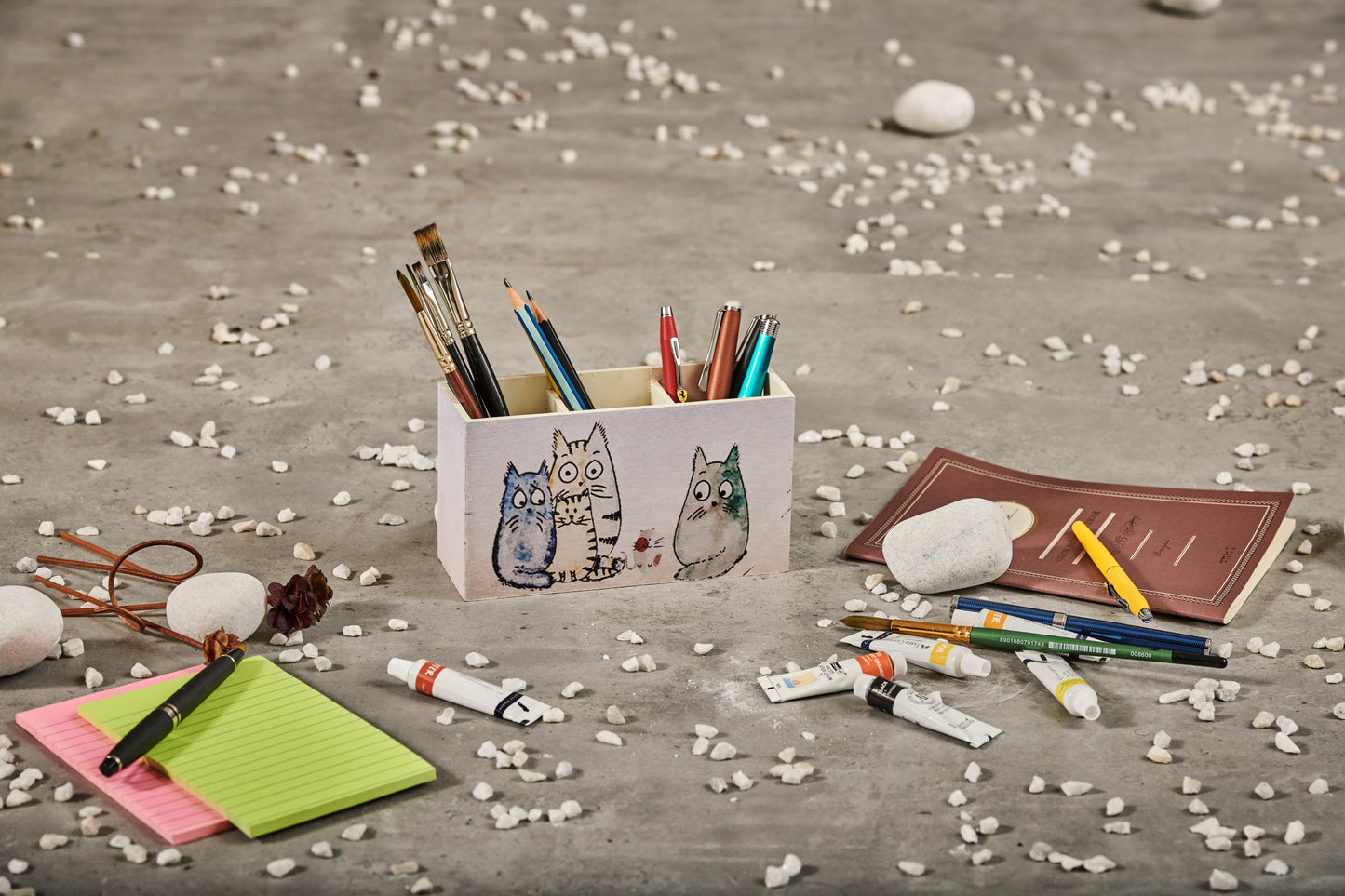 A Tiny Mistake Happy Cats Wooden Cutlery Holder, 18 x 10 x 6.5 cm