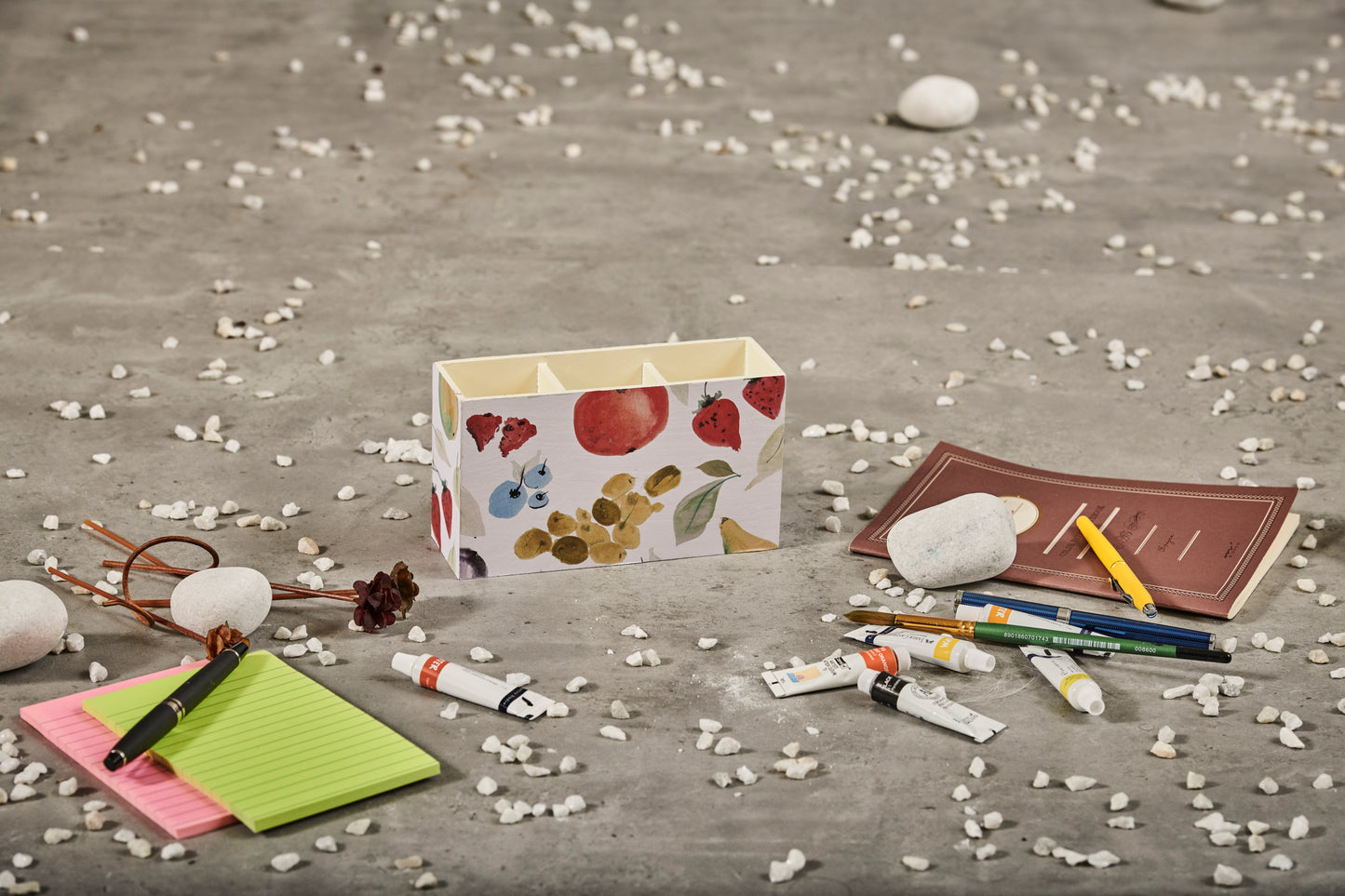 A Tiny Mistake Assorted Fruits Wooden Cutlery Holder, 18 x 10 x 6.5 cm