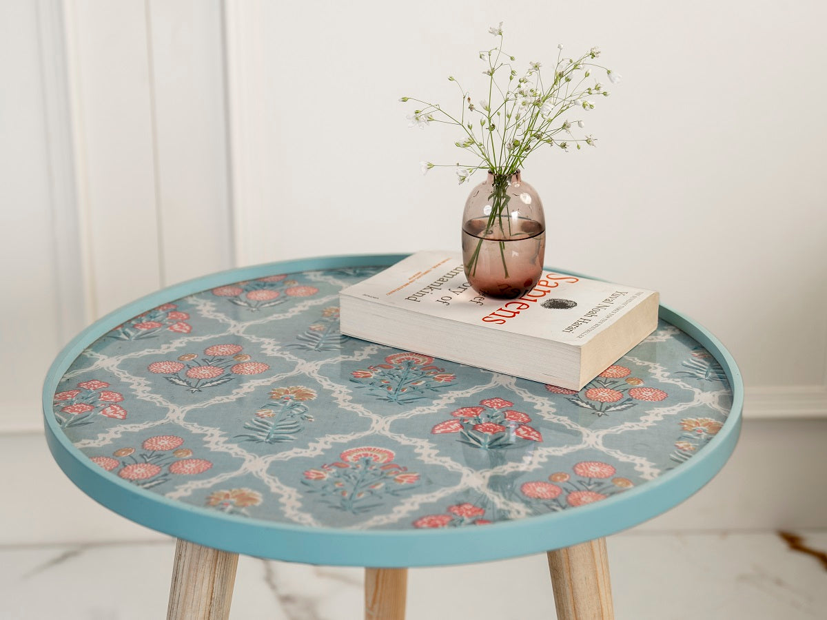 Small white on sale nesting tables