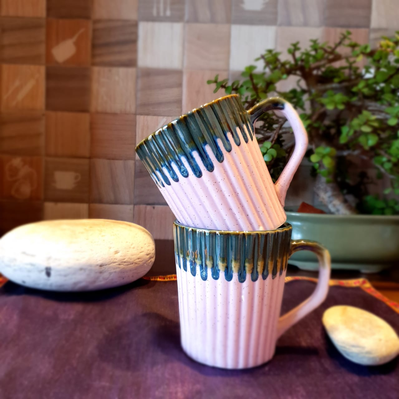 Elegant Dual Colours Ceramic Mugs, Set of 2, Coffee and Tea Mugs, Soup Mugs 390 Ml Each (Pink on The Outside Mustard Brown on The Inside)